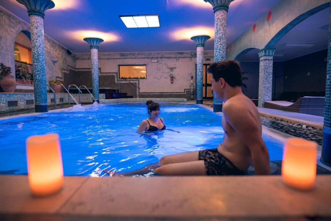 Casanova - Wellness Center La Grotta Etrusca Hotel San Quirico dʼOrcia