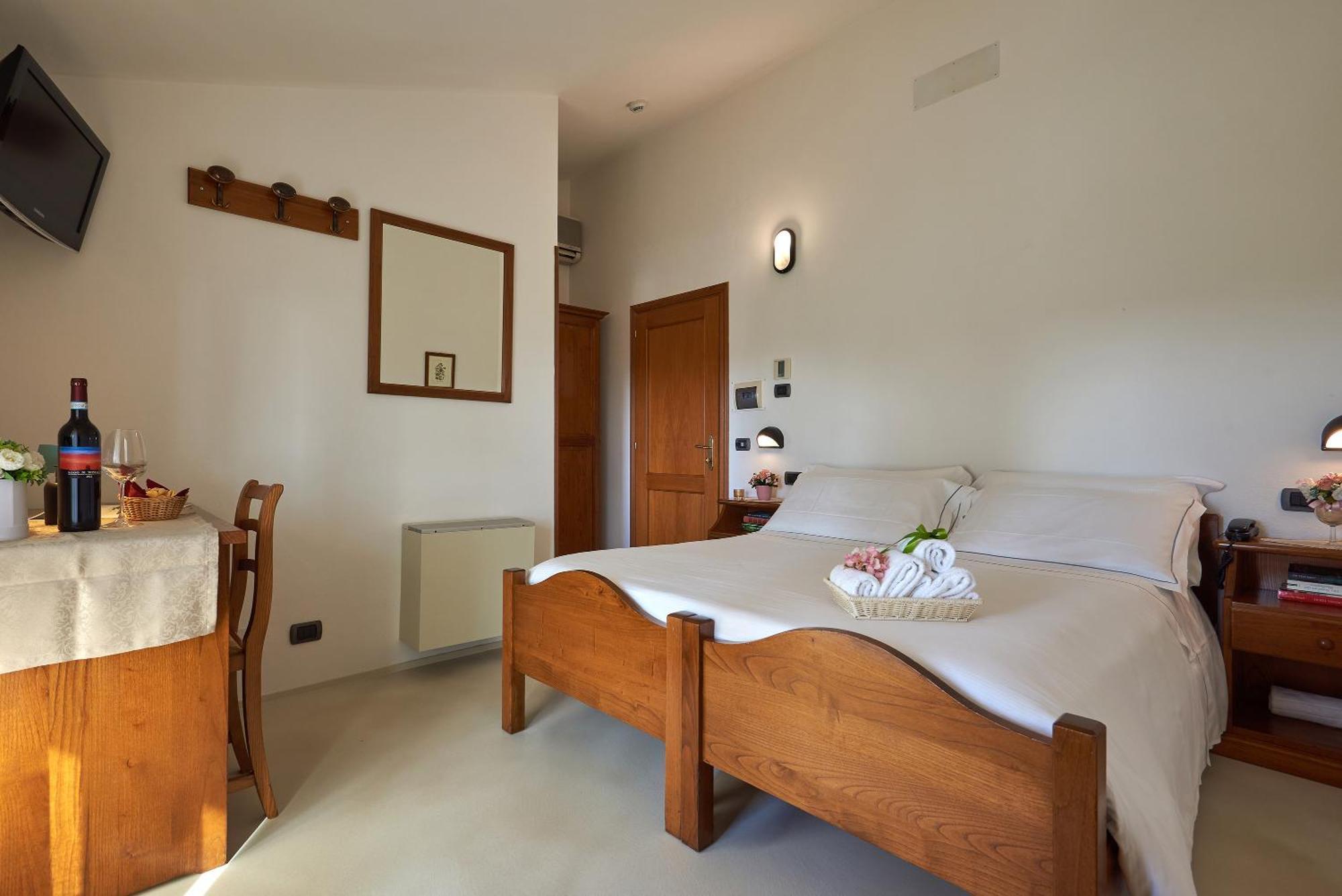 Hotel Casanova - Wellness Center La Grotta Etrusca San Quirico dʼOrcia