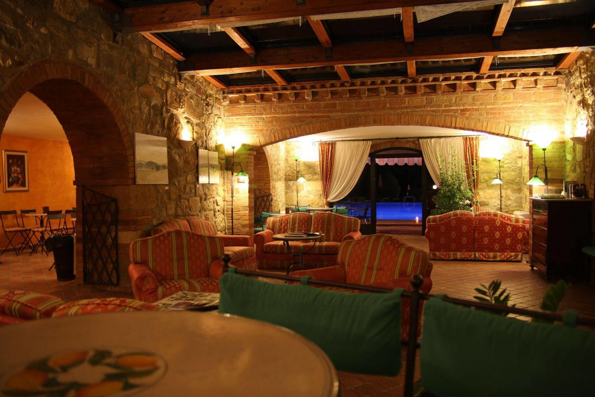 Casanova - Wellness Center La Grotta Etrusca San Quirico dʼOrcia