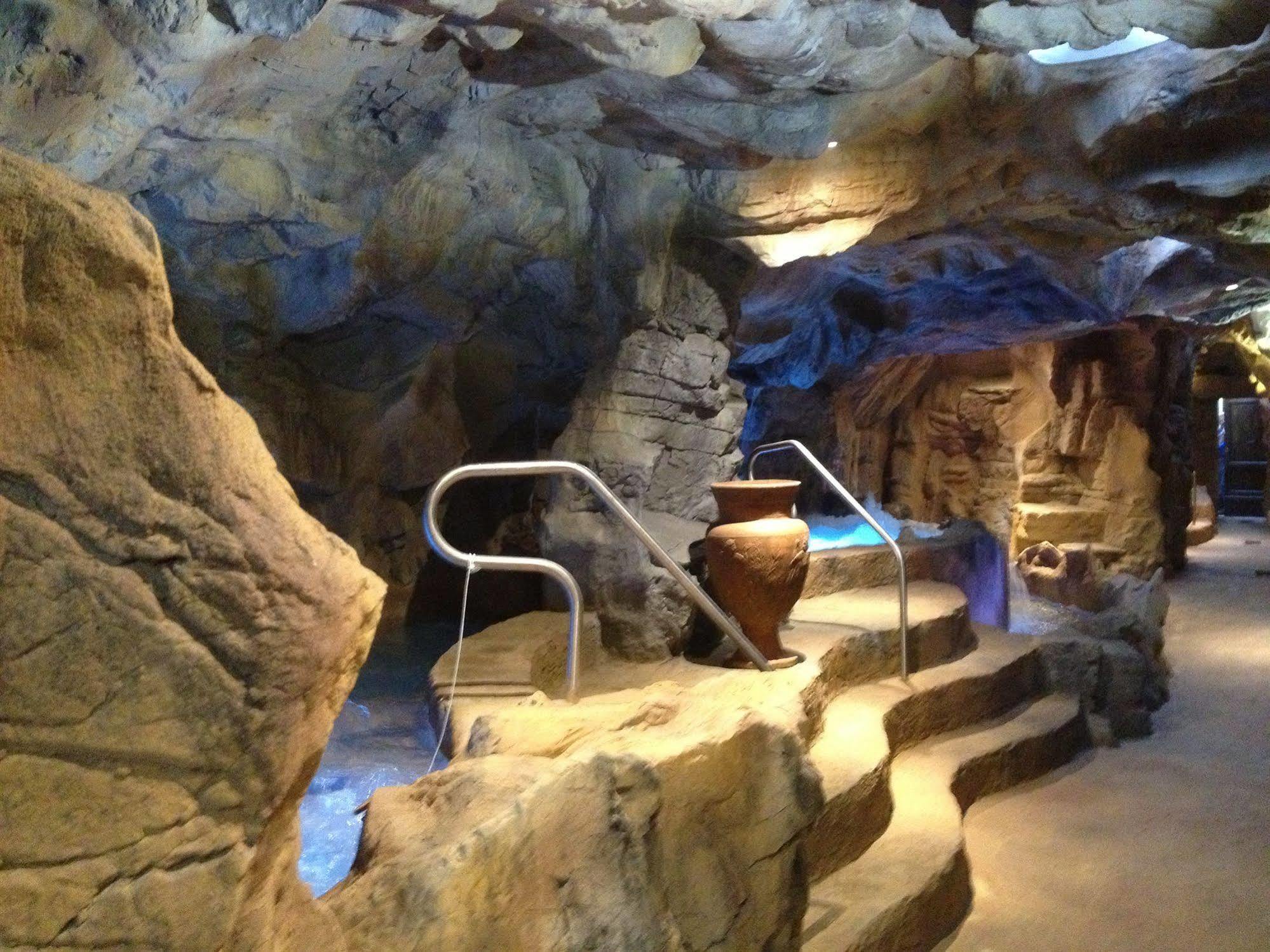 Casanova - Wellness Center La Grotta Etrusca San Quirico dʼOrcia
