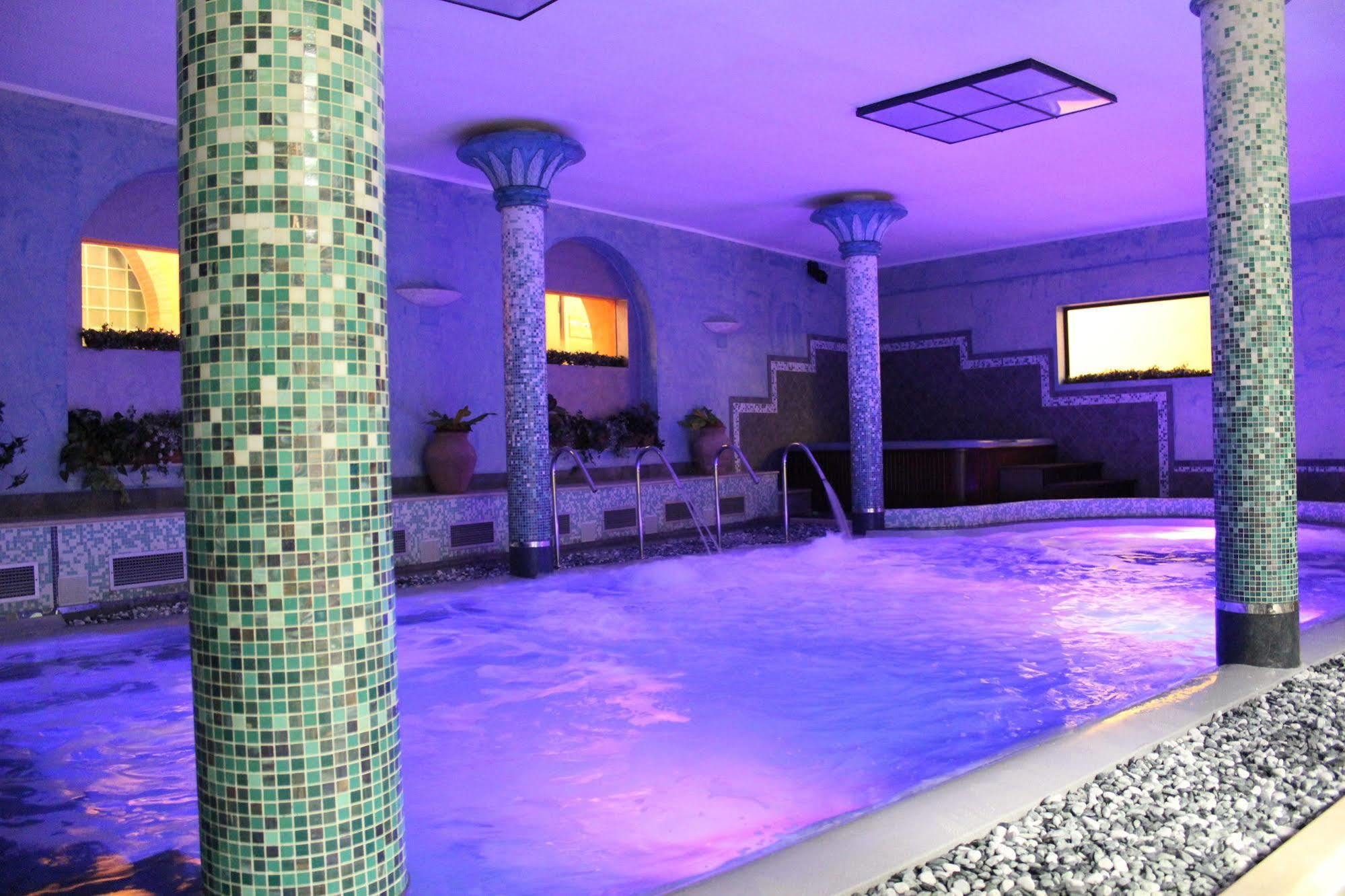 Casanova - Wellness Center La Grotta Etrusca 3*